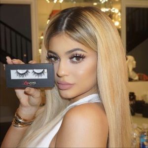 Lilly Lashes “Miami”